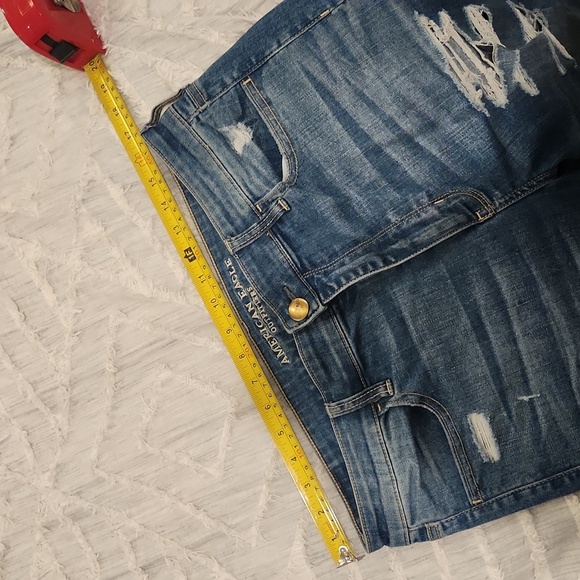 Medium wash high rise, distressed American Eagle jegging jeans size 14! - Picture 8 of 10